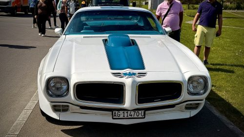 "CLASSIC-CAR-OLDTIMERMEET - ACE Café"