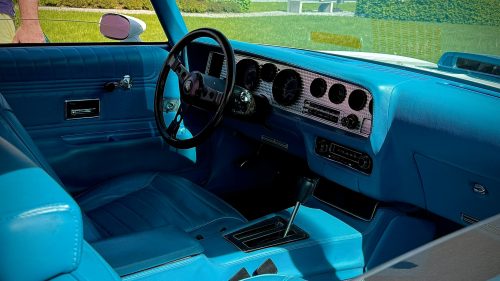 "CLASSIC-CAR-OLDTIMERMEET - ACE Café"