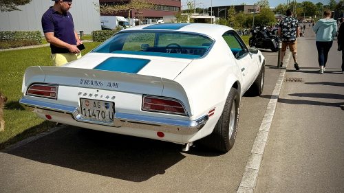 "CLASSIC-CAR-OLDTIMERMEET - ACE Café"