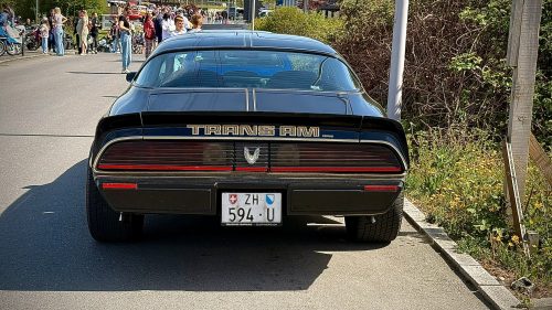 "CLASSIC-CAR-OLDTIMERMEET - ACE Café"