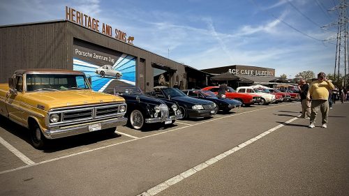 "CLASSIC-CAR-OLDTIMERMEET - ACE Café"