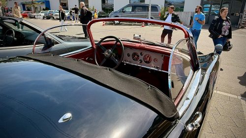 "CLASSIC-CAR-OLDTIMERMEET - ACE Café"
