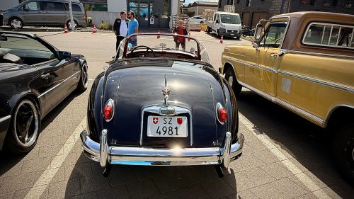 "CLASSIC-CAR-OLDTIMERMEET - ACE Café"