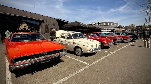 "CLASSIC-CAR-OLDTIMERMEET - ACE Café"