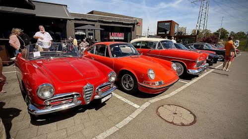 "CLASSIC-CAR-OLDTIMERMEET - ACE Café"
