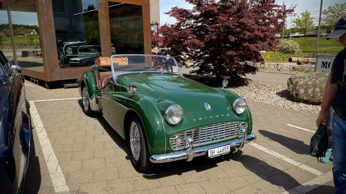 "CLASSIC-CAR-OLDTIMERMEET - ACE Café"