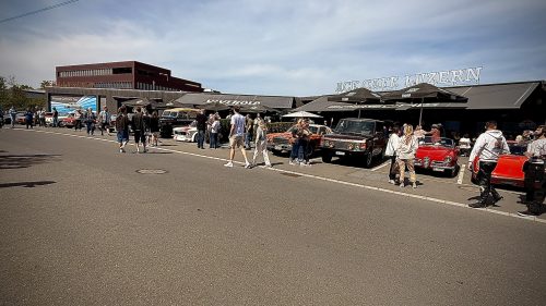 "CLASSIC-CAR-OLDTIMERMEET - ACE Café"