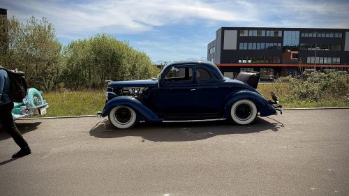 "CLASSIC-CAR-OLDTIMERMEET - ACE Café"